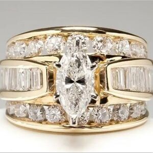 GOLD TONE ENGAGEMENT RING D8 S6